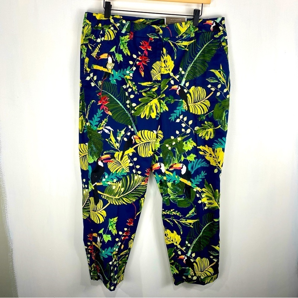 Chico's Comfort Waist‎ Luxe Novelty Tucan Tropical Print Ankle Pants 2.5P (NWT)